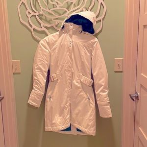 Gorgeous Lululemon White  & Teal Winter Coat size 6 - like new